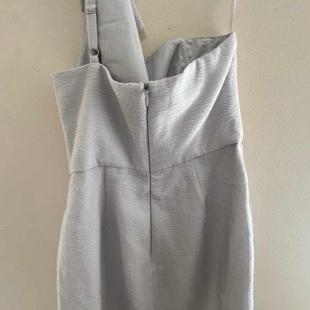BCBGMAXAZRIA Classy One-Shoulder Gray Dress - Picture 7 of 9